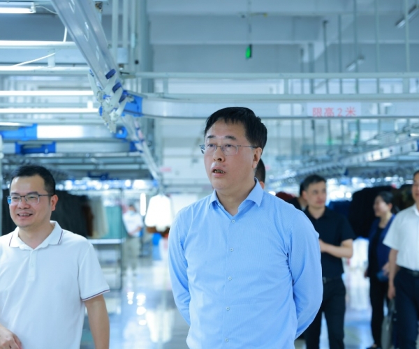 农行总行田继敏向导一行调研6008集团官方网站丝绸 共探银企相助新机缘